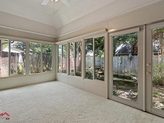 5th image of 107 Diana Dr
