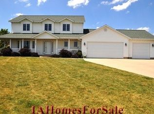 403 S Ave S, Vinton, IA 52349