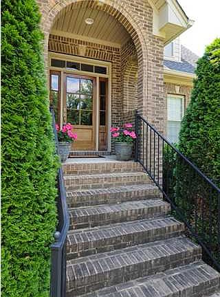 3rd image of 7512 Surrey Ln