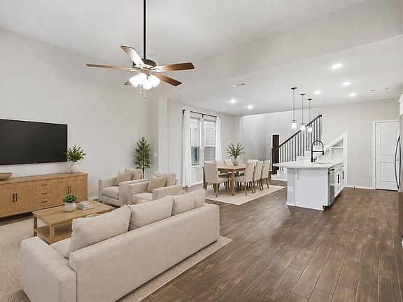 3rd image of 4028 Starbright St
