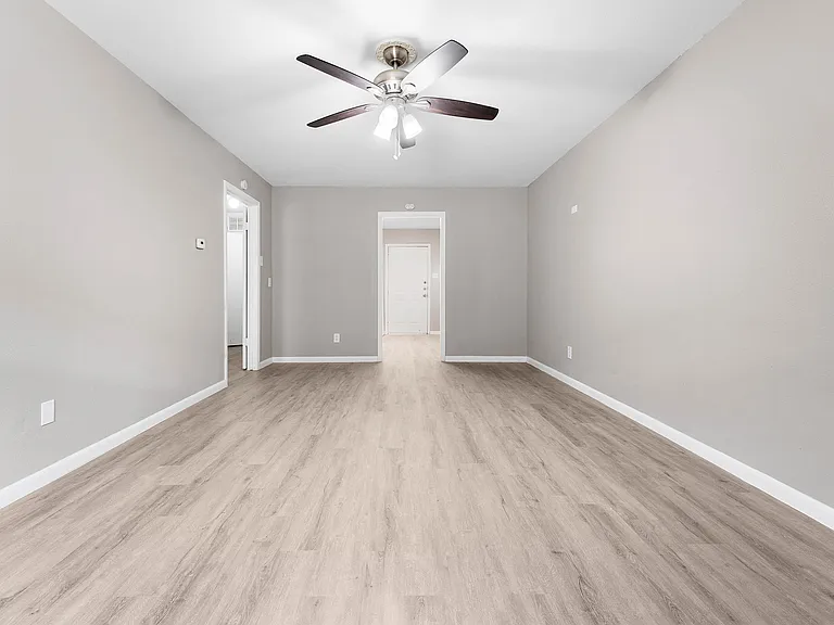 3430 Sockwell Blvd — Photo 5