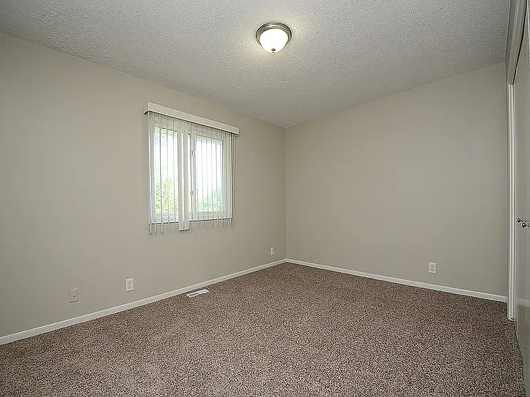 818 Evergreen Ave — Photo 7