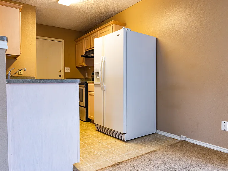 2104 Magnolia St — Photo 6