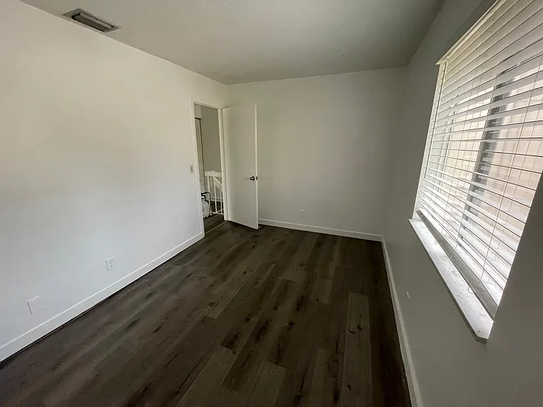 5702 NW 21st St #32-B — Photo 13