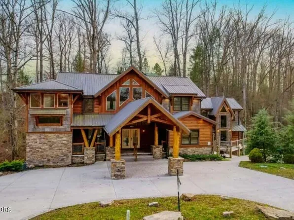 2716 Dayne Dr, Sevierville, TN 37876