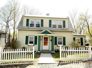 10 Central Close, Auburndale, MA 02466