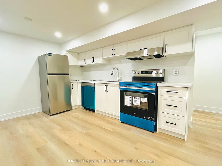 308 Maplehurst Ave #BASEMENT — Photo 3