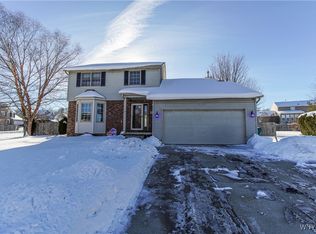 2234 Woodsfield Dr, Lake View, NY 14085