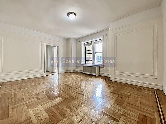 1st image of 121 Bennett Ave #32