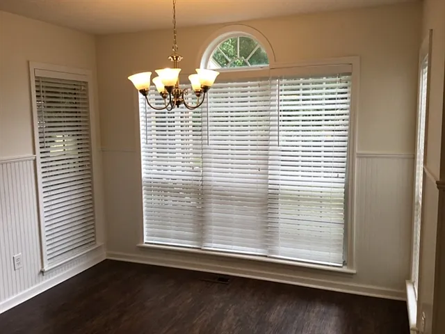 4 bed, 2.5 bath, 2177 sqft, $2,590 — Photo 3