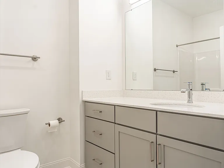 389 James St — Photo 20