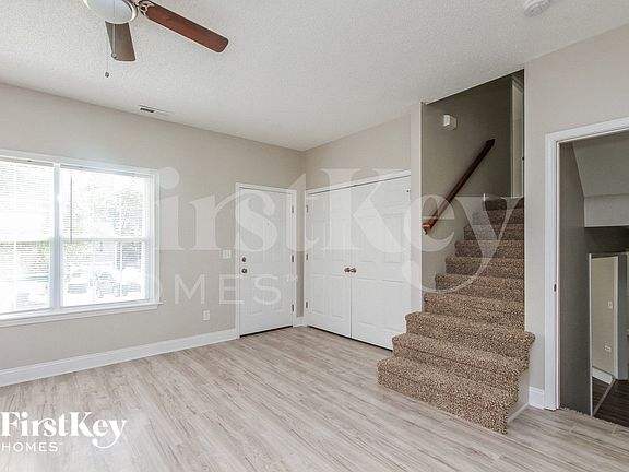 3rd image of 714 Berkshire Dr