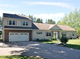 982 Saugatucket Rd, South Kingstown, RI 02879