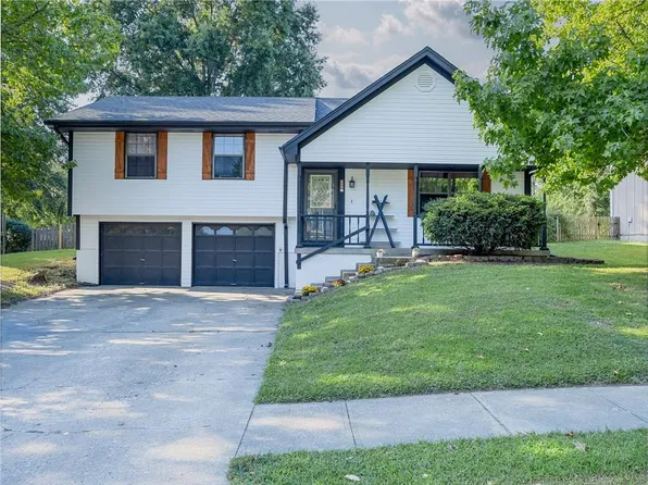 409 NE Crescent St, Lees Summit, MO 64086