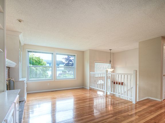 4th image of 21625 121st Pl SE