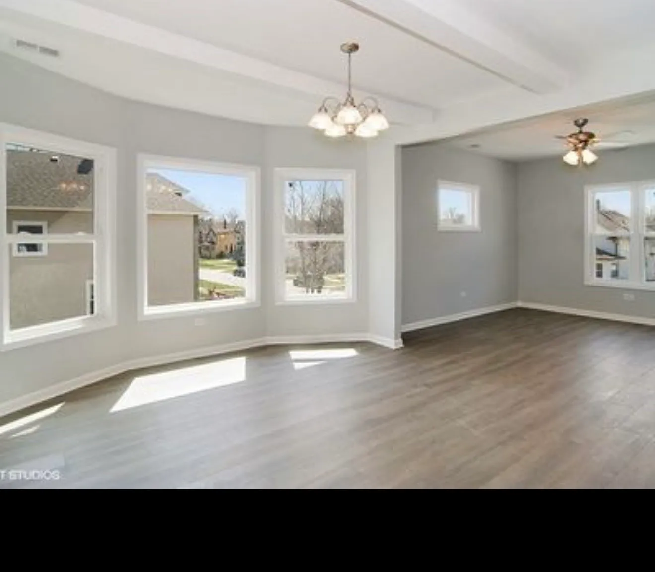 3 bed, 1200 sqft, $1,950 — Photo 1