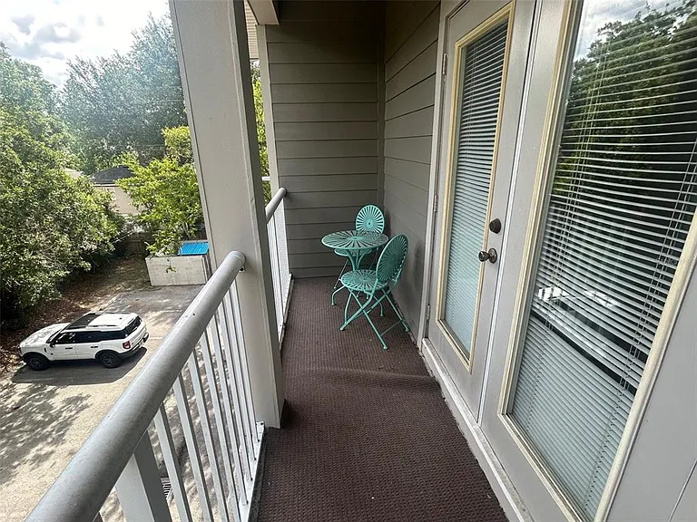 621 SW 10th St #203 — Photo 16
