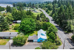 677 SE Moffitt Rd, Waldport, OR 97394