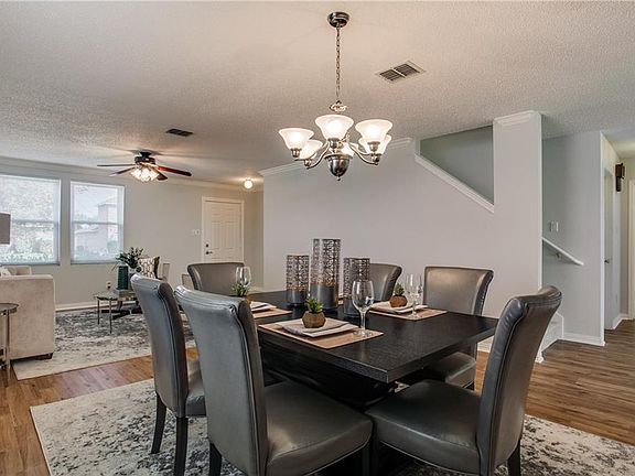 3rd image of 1205 Summerdale Ln