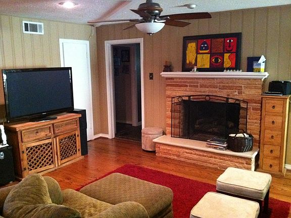 3rd image of 812 Nottingham Dr
