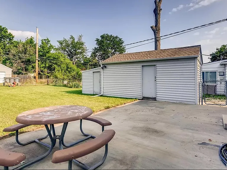 4616 S Logan St — Photo 2