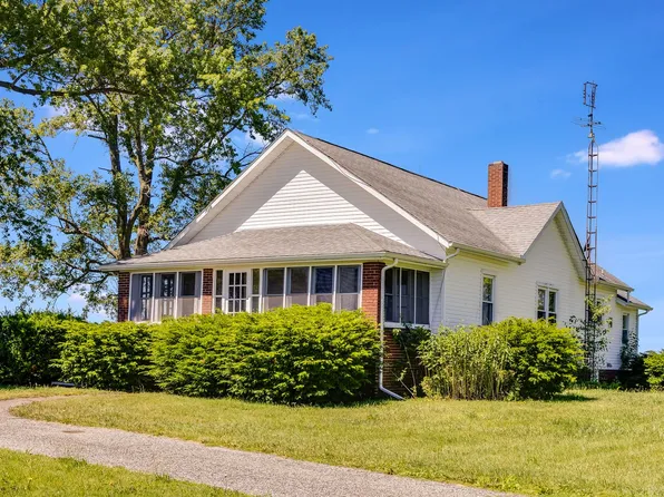 268 N 3460th Rd E, Farmer City, IL 61842
