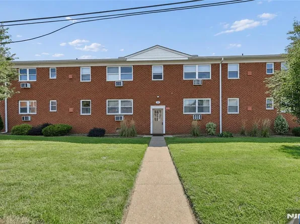 35 Knox Ter APT 2C, Wayne, NJ 07470