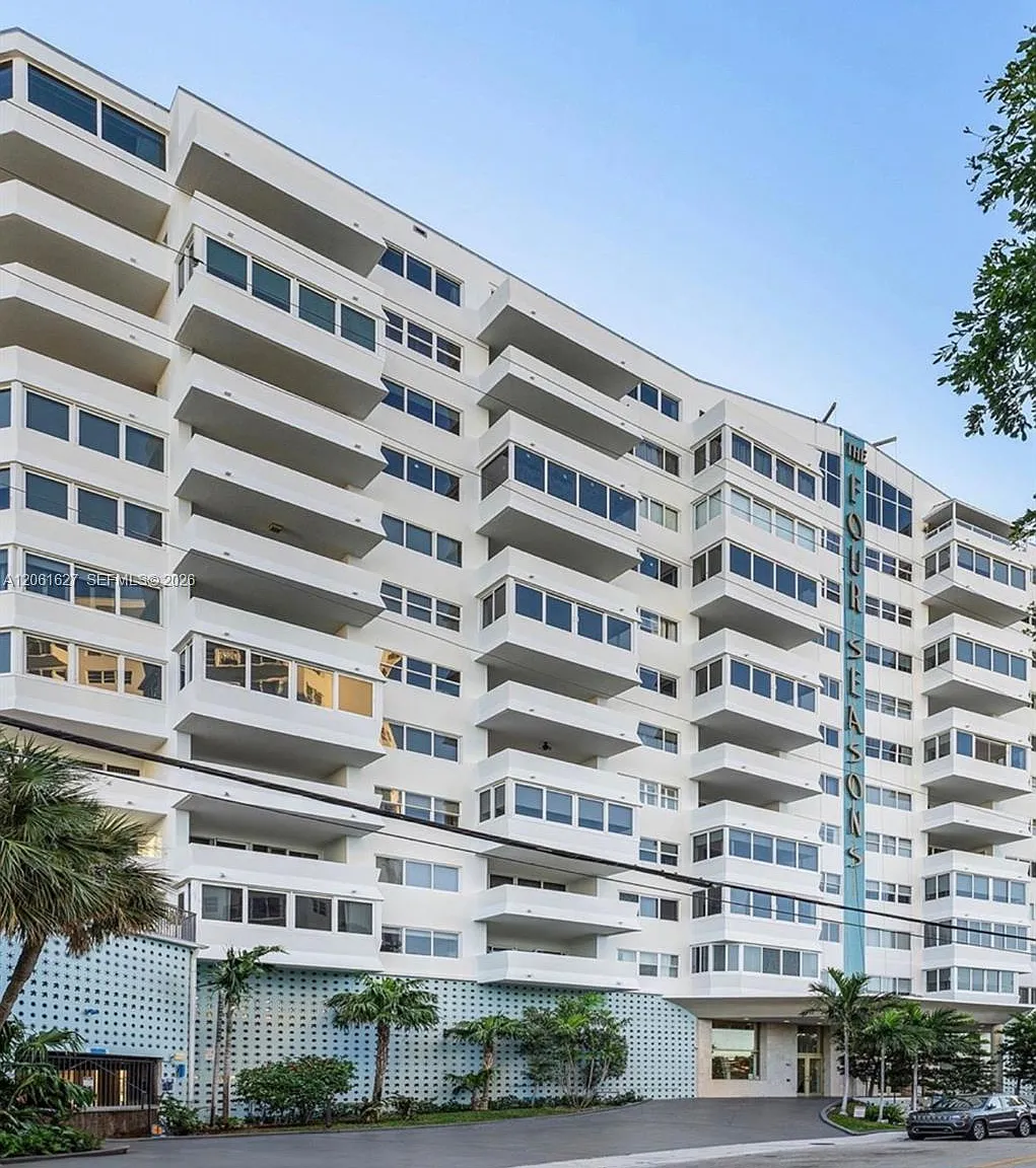 Four Seasons Condo — Photo 1