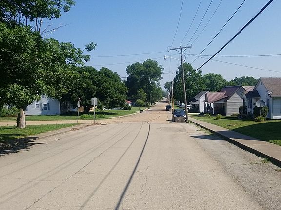 5th image of 404 Park Dr