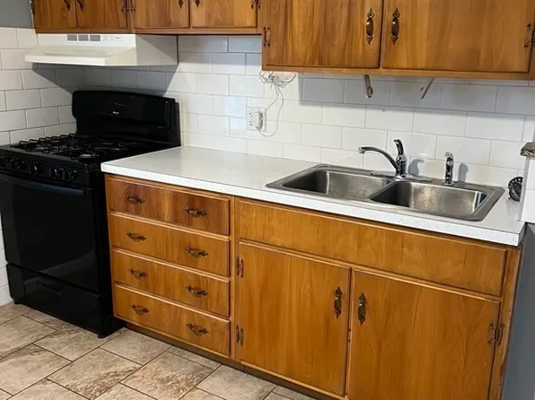 52 Tripp St Unit 2, South Dartmouth, MA 02748