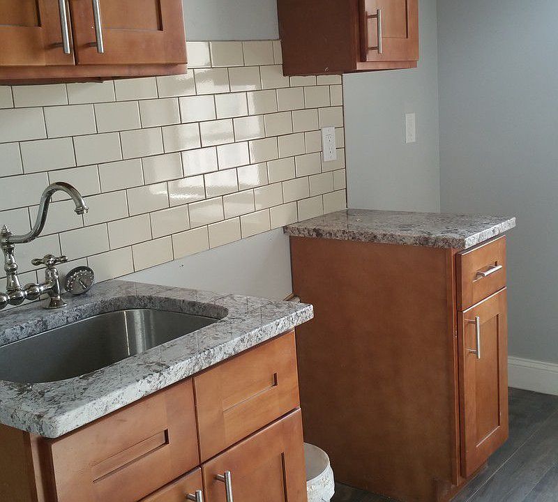 2nd image of 131 Lincoln Rd APT 3D