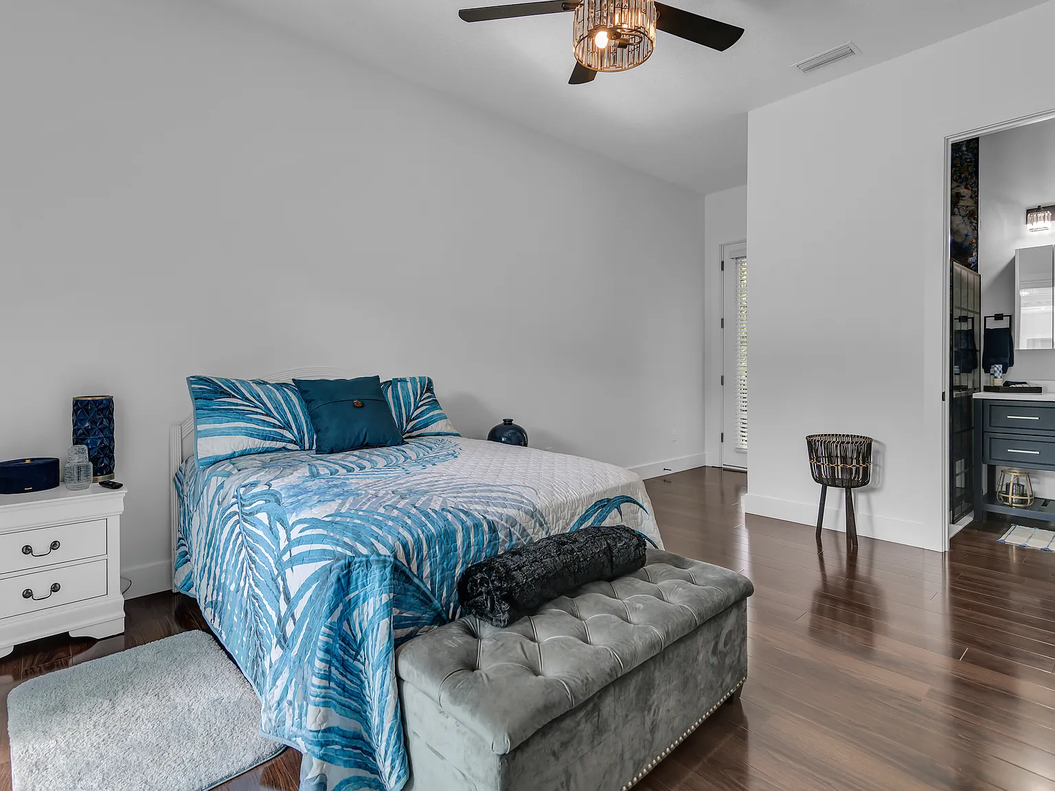 Studio, 400 sqft, $1,500 — Photo 3