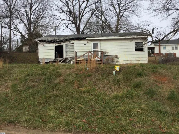 142 Hughes St, Duncan, SC 29334