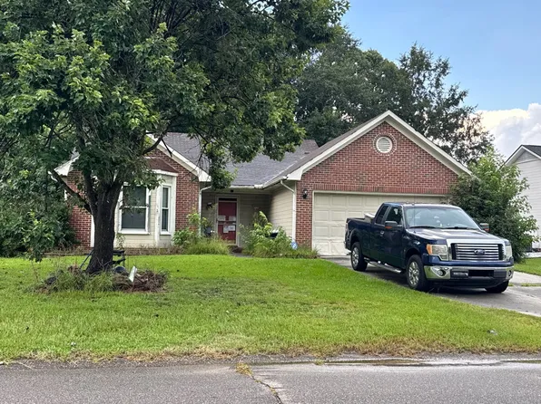 5516 Ballentine St, Hope Mills, NC 28348