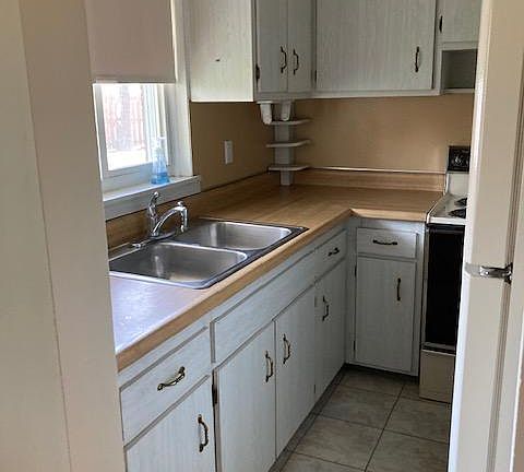 5th image of 1512 Severn Ln #1512