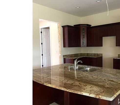 4th image of 4110 Oasis Blvd