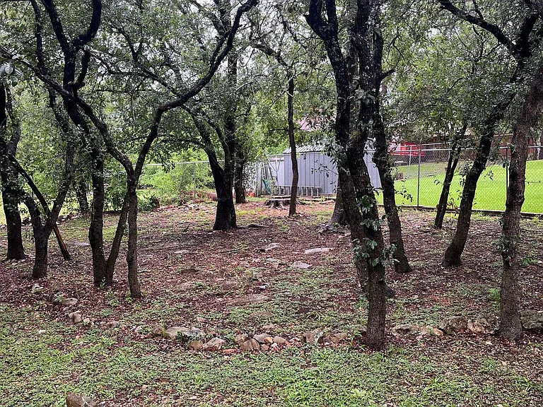 1918 Summerwood Dr — Photo 17