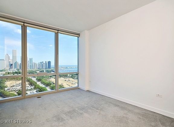 3rd image of 1211 S Prairie Ave APT 2806