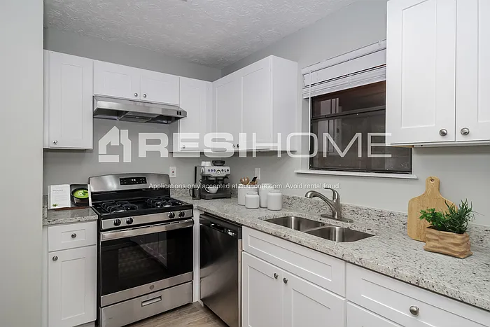 2660 Sheffield Ct SW — Photo 6