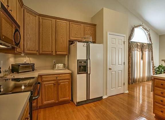 4th image of 518 Bancroft Ave