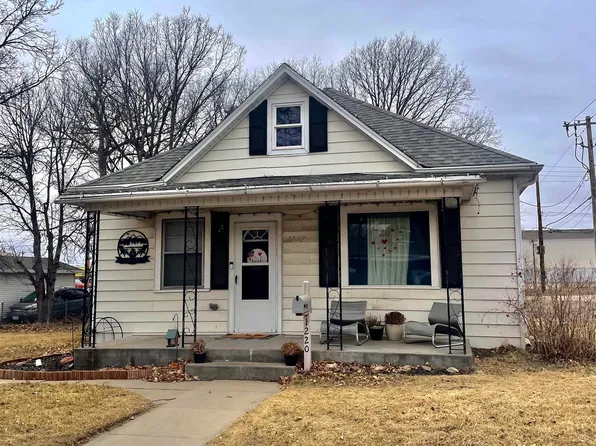 1220 A Ave, Gothenburg, NE 69138