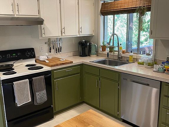 Kitchen with new samsung dishwasher