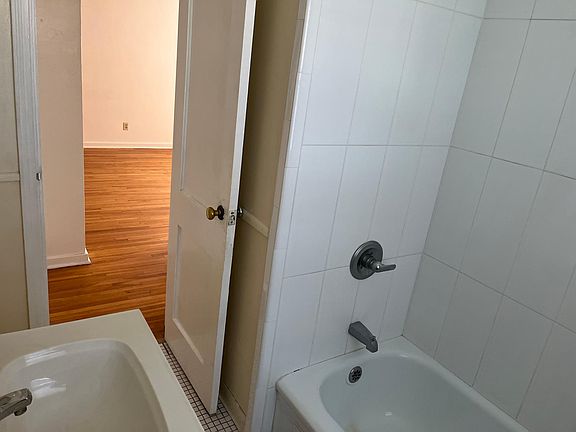 5th image of 1510 Larpenteur Ave W #8