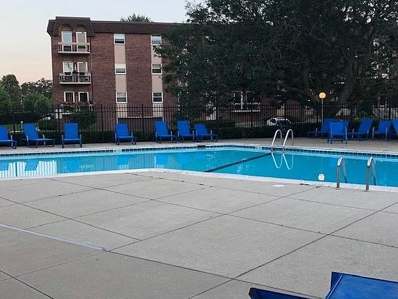 4th image of 1501 Darien Lake Dr APT 203