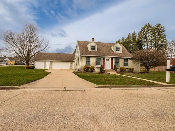 3228 Alvilda Ct, Mount Pleasant, WI 53403