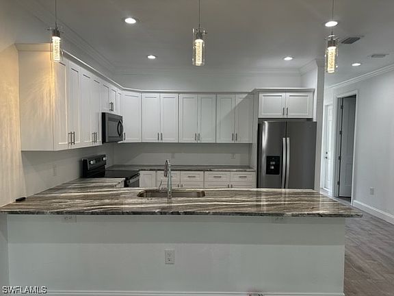 5th image of 2115 French St