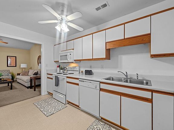 4th image of 2140 Oak Bend Dr #A