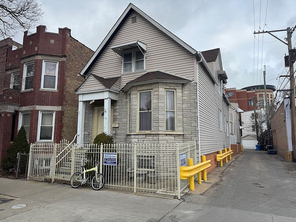 1st image of 2814 W Fletcher St #2F
