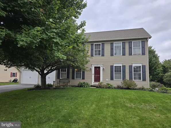 25 W Eppley Dr, Carlisle, PA 17015