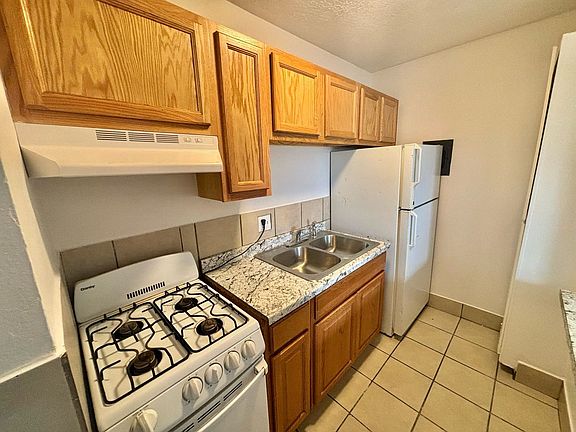 2nd image of 437 Mesilla St SE Unit 201